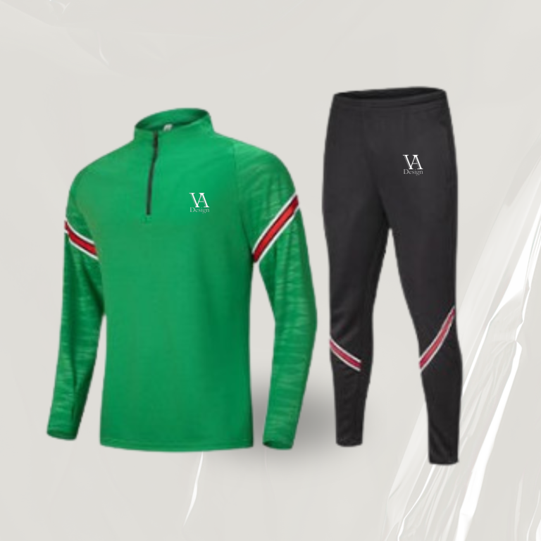 Grüner Sportpulli mit Reißverschluss und schwarze Sporthose mit roten Streifen.