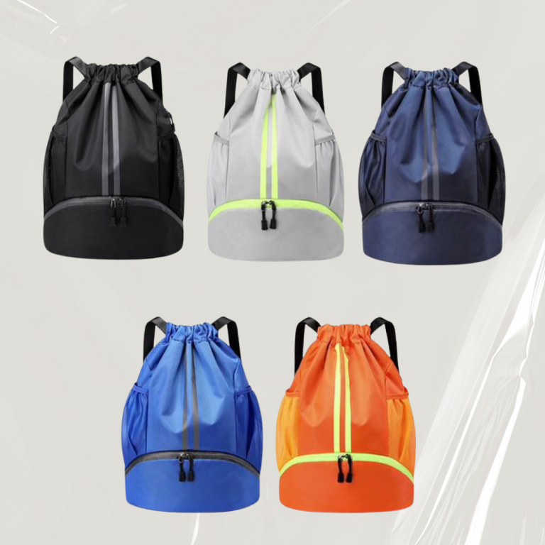 Fünf Rucksäcke in Schwarz, Grau, Blau, Orange und Dunkelblau mit Kordelzugverschluss.